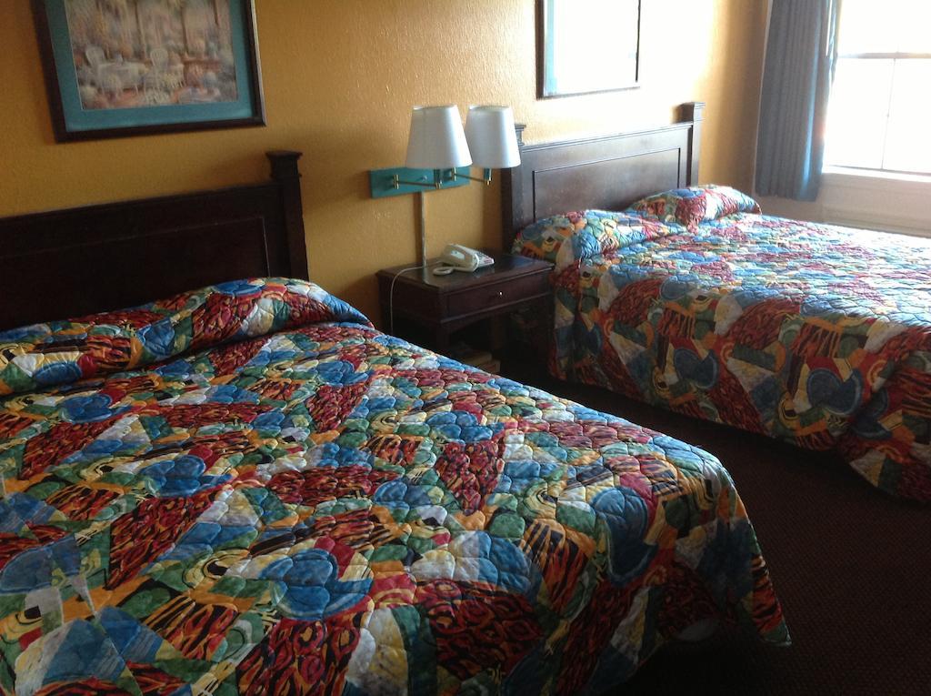Heritage Inn Grand Prairie Chambre photo