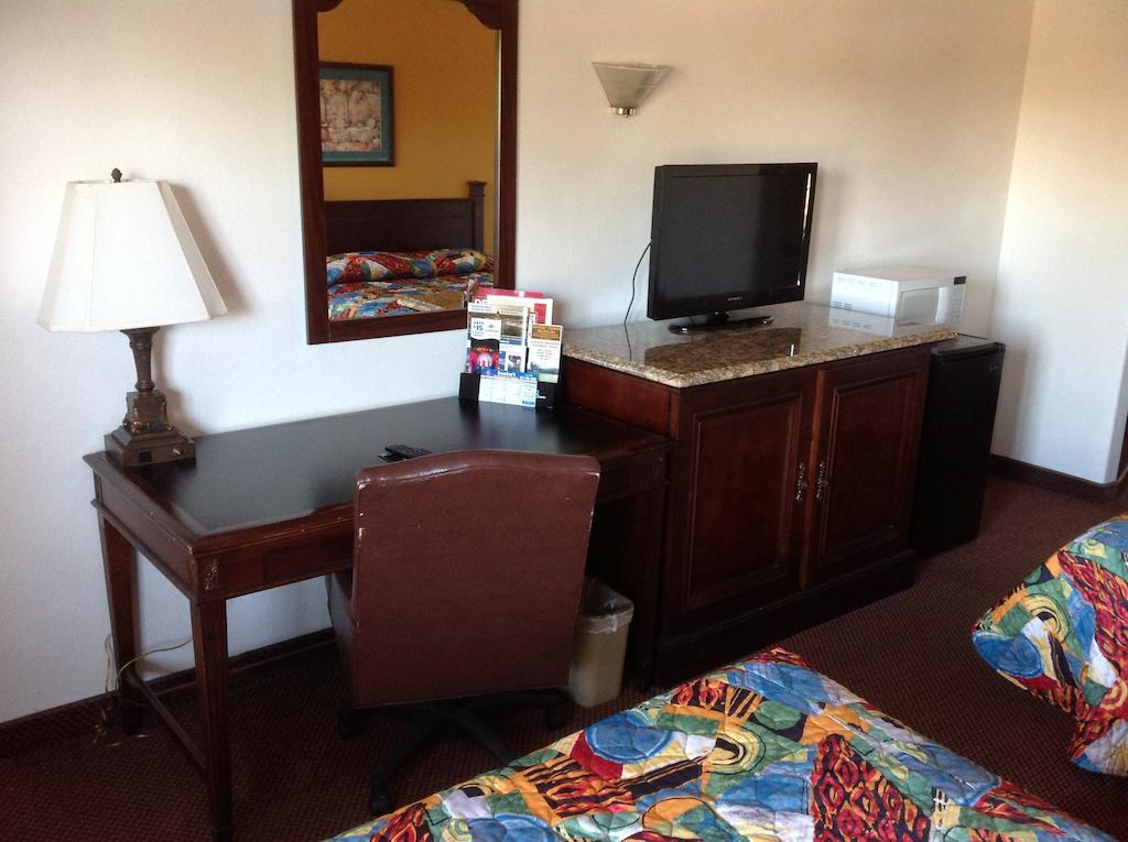 Heritage Inn Grand Prairie Chambre photo